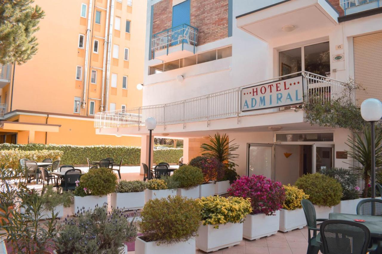 Hotel Admiral Pinarella Esterno foto