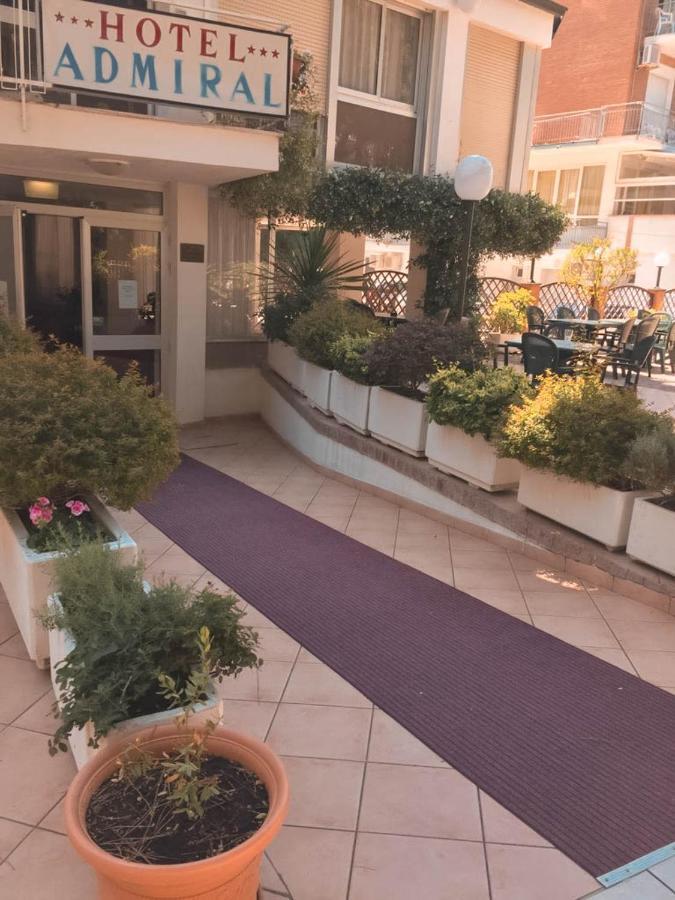 Hotel Admiral Pinarella Esterno foto