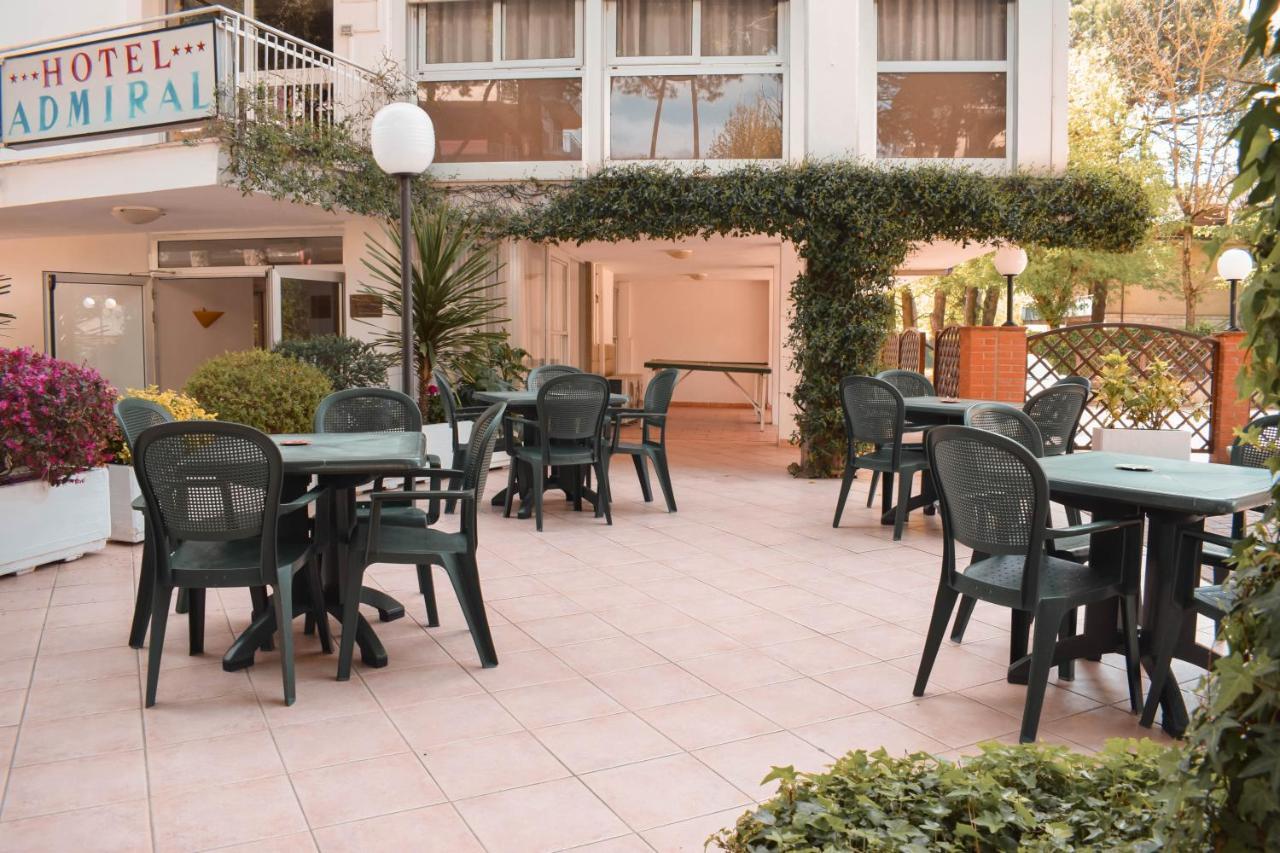 Hotel Admiral Pinarella Esterno foto
