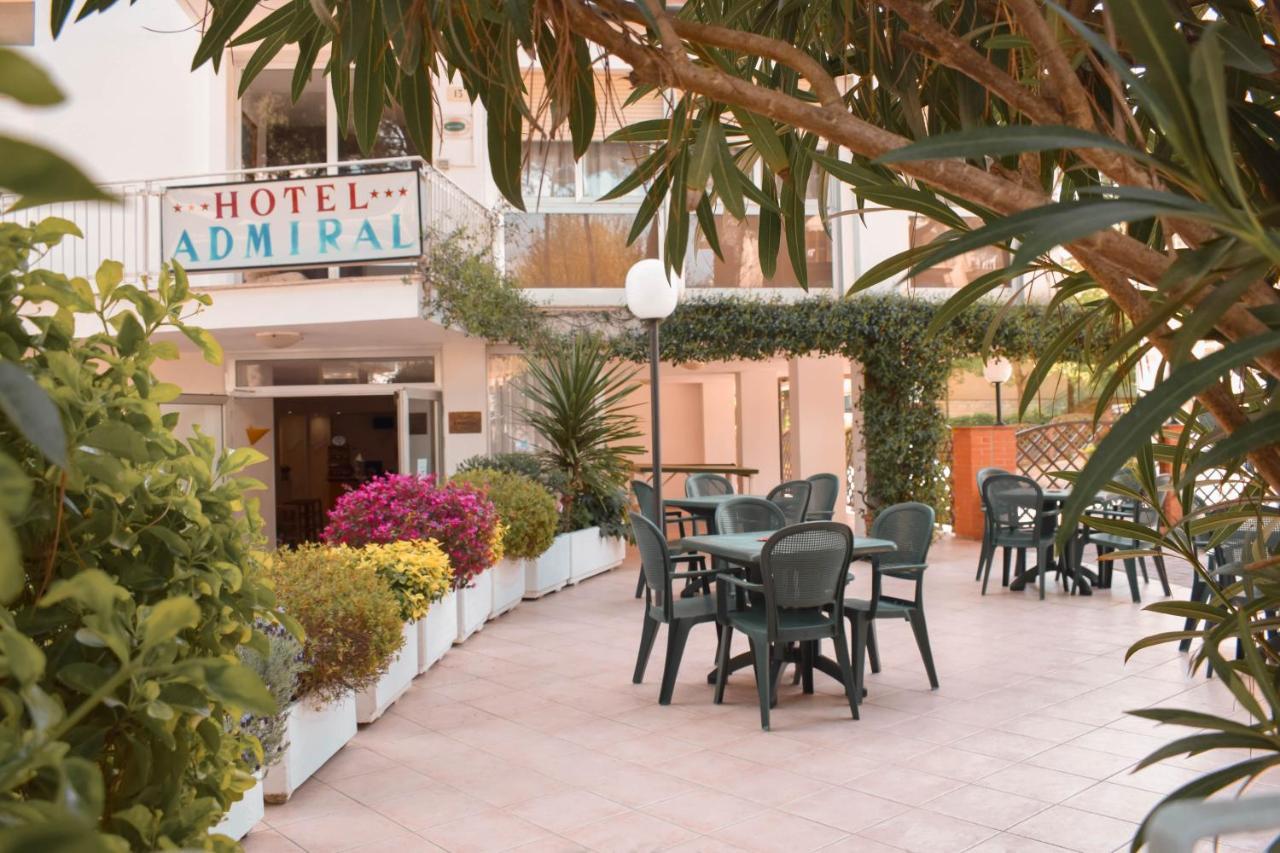 Hotel Admiral Pinarella Esterno foto