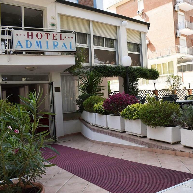 Hotel Admiral Pinarella Esterno foto