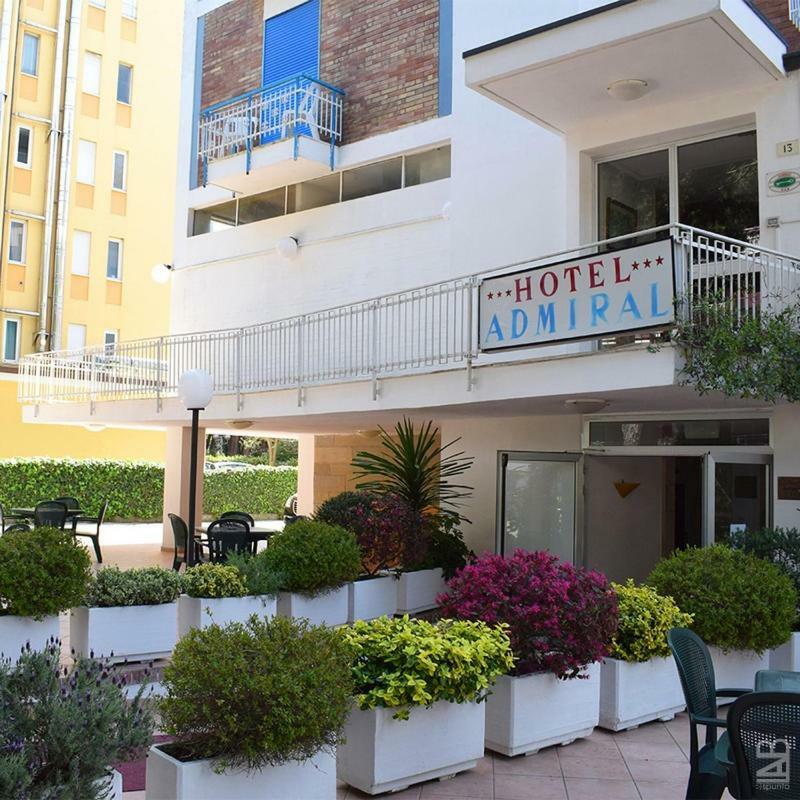 Hotel Admiral Pinarella Esterno foto